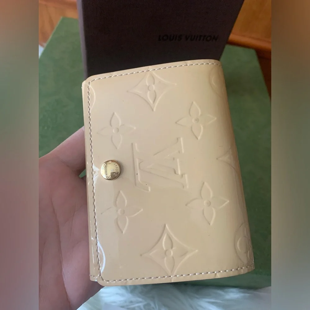 Louis Vuitton Vernis Business Card Holder⭐️⭐️ - Picture 10 of 16